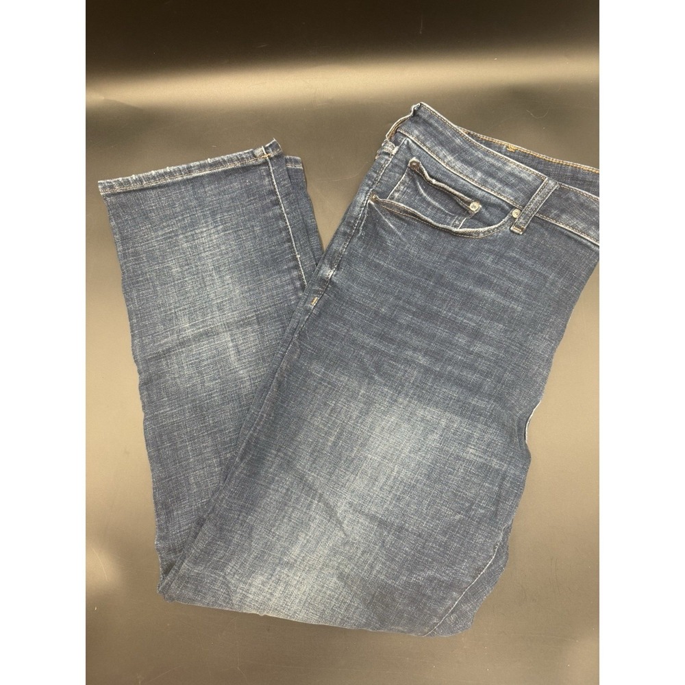 Express Men's Classic Fit Denim jeans  Straight Leg Medium Wash  Size 38x32